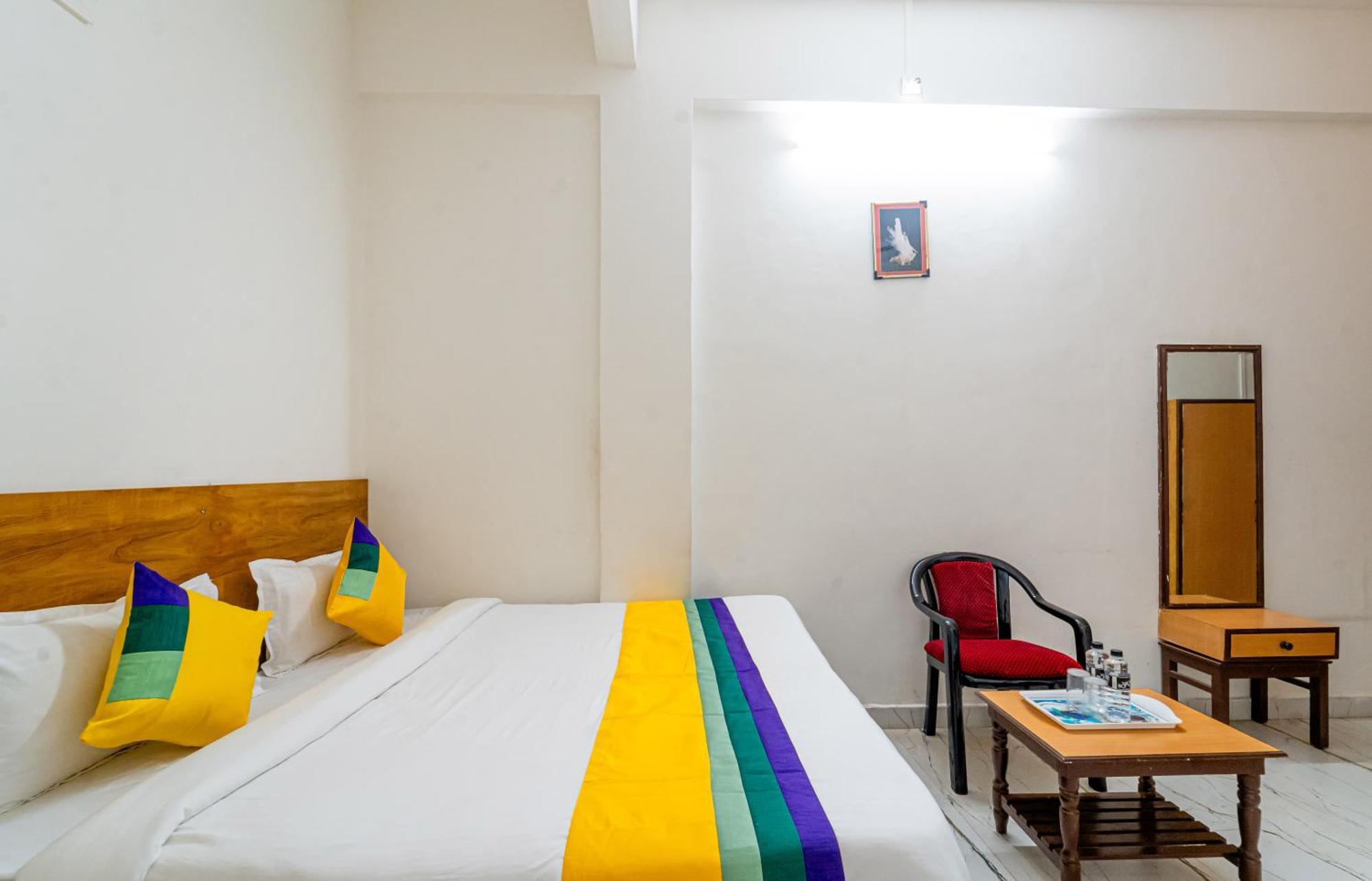 Itsy Hotels Mansi ナーシク エクステリア 写真